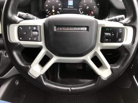 Land Rover Defender 110 D250 MHEV - U2163