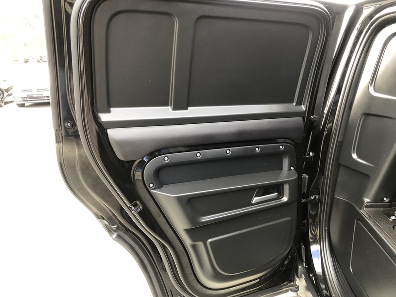 Land Rover Defender 110 D250 MHEV - U2163