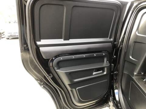 Land Rover Defender 110 D250 MHEV - U2163