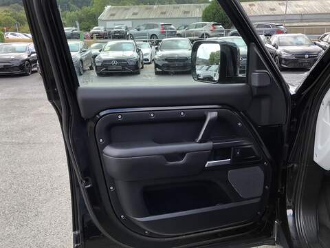 Land Rover Defender 110 D250 MHEV - U2163