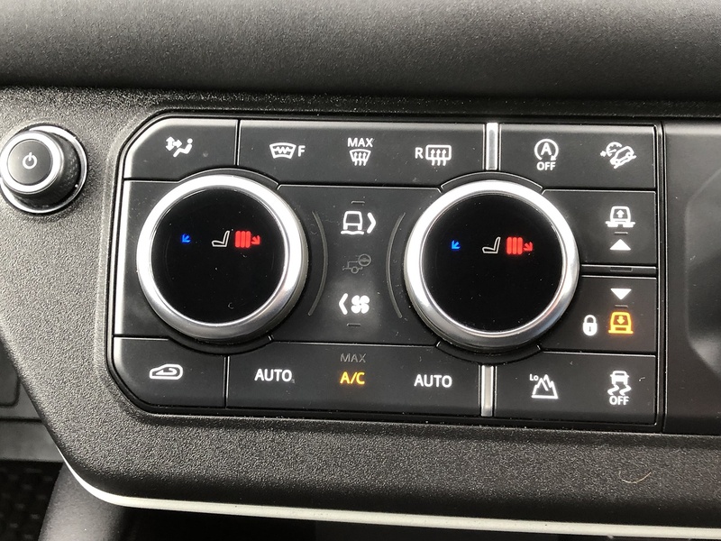 Land Rover Defender 110 D250 MHEV - U2163