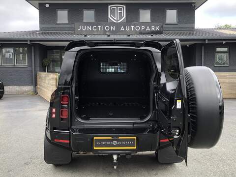 Land Rover Defender 110 D250 MHEV - U2163