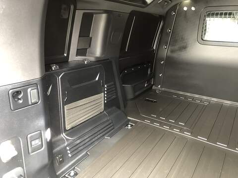 Land Rover Defender 110 D250 MHEV - U2163