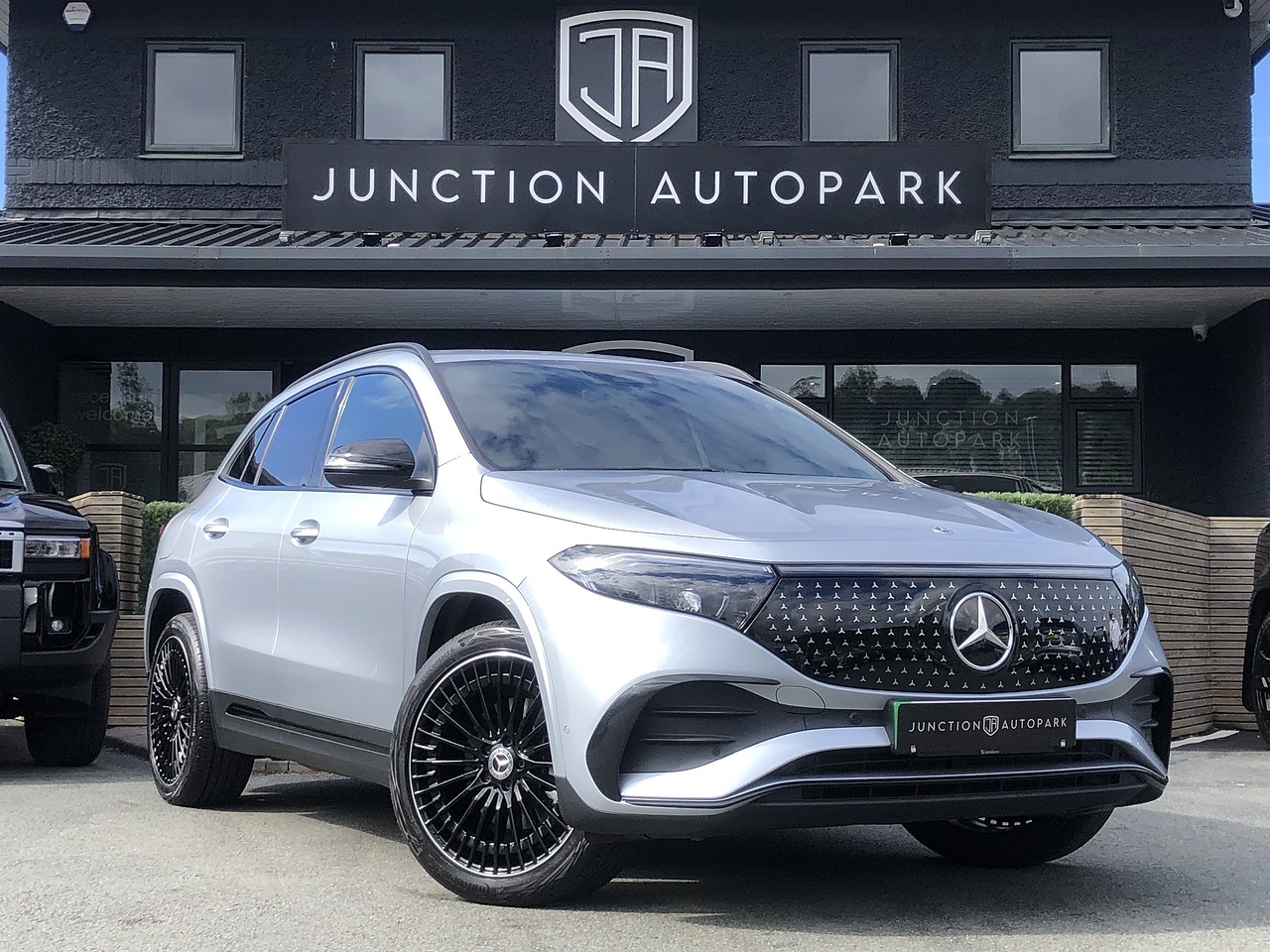 2025 MERCEDES-BENZ EQA