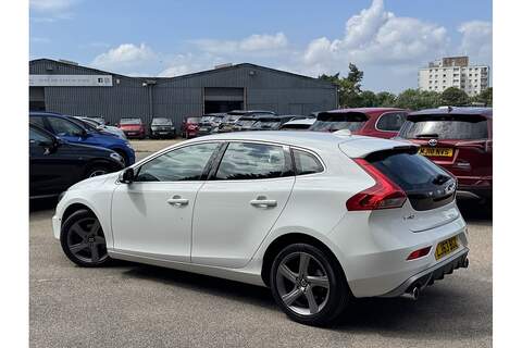 Volvo V40 D2 R-Design - U2705