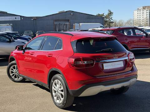 Mercedes-Benz GLA GLA200 SE - U2953