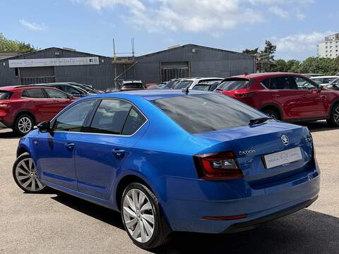 Skoda Octavia TDI Laurin & Klement - U3071