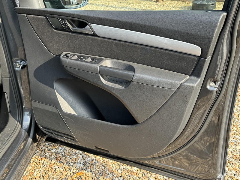 Volkswagen 150 DSG TDI SE 2.0 5dr MPV Automatic Diesel