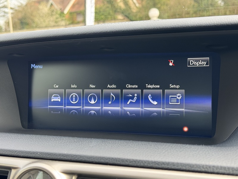 Lexus 2.5 300h SE Saloon 4dr Petrol Hybrid CVT Euro 5 (s/s) (223 ps)