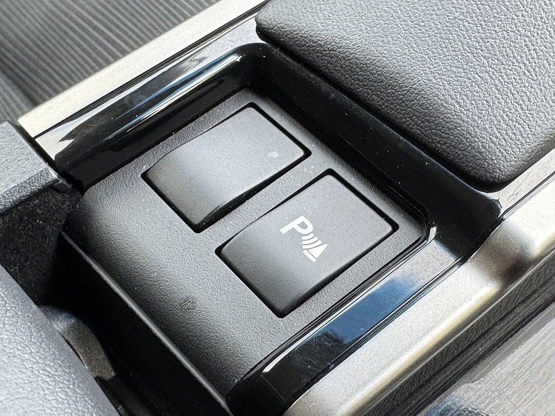 Lexus 2.5 300h SE Saloon 4dr Petrol Hybrid CVT Euro 5 (s/s) (223 ps)