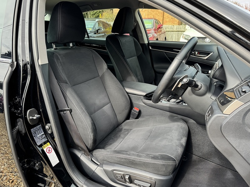 Lexus 2.5 300h SE Saloon 4dr Petrol Hybrid CVT Euro 5 (s/s) (223 ps)