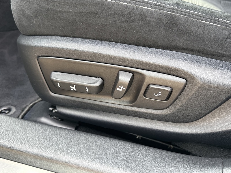 Lexus 2.5 300h SE Saloon 4dr Petrol Hybrid CVT Euro 5 (s/s) (223 ps)