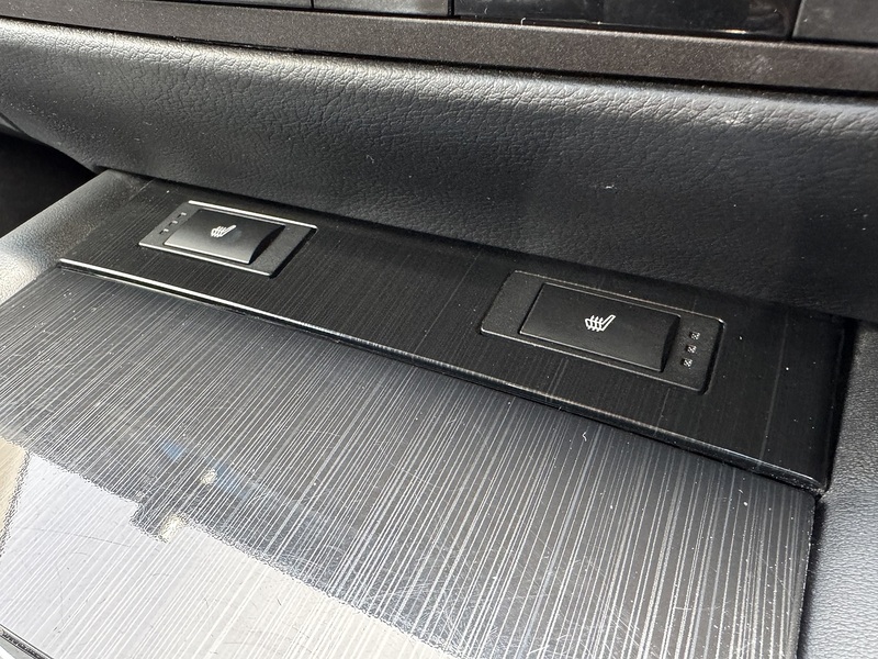 Lexus 2.5 300h SE Saloon 4dr Petrol Hybrid CVT Euro 5 (s/s) (223 ps)