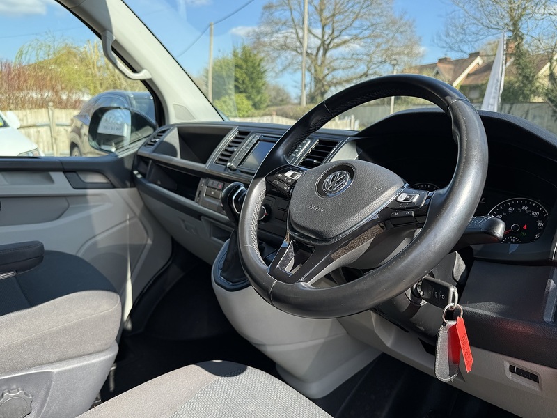 Volkswagen T6 T30 150 DSG SWB 2.0 5dr Combi Van Automatic Diesel