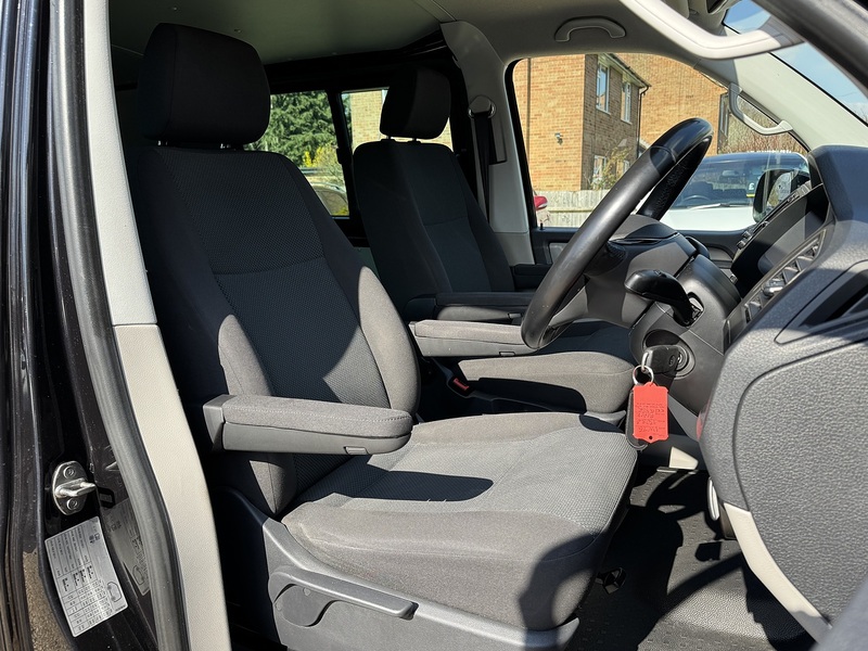 Volkswagen T6 T30 150 DSG SWB 2.0 5dr Combi Van Automatic Diesel