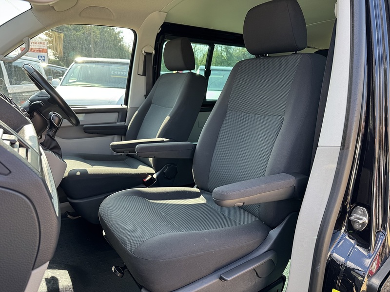 Volkswagen T6 T30 150 DSG SWB 2.0 5dr Combi Van Automatic Diesel