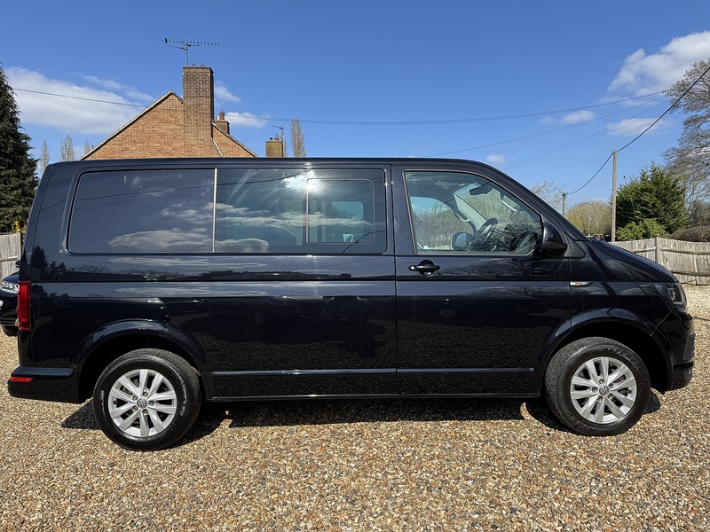 Volkswagen T6 T30 150 DSG SWB 2.0 5dr Combi Van Automatic Diesel