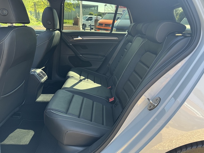 Volkswagen 2.0 TDI GTD Hatchback 5dr Diesel DSG Euro 6 (s/s) (184 ps)