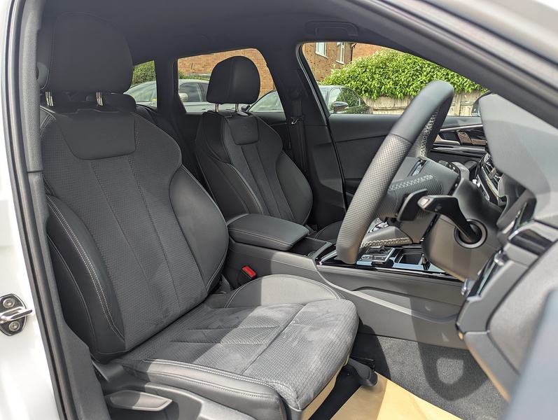 Audi 2.0 TFSI 40 Black Edition Estate 5dr Petrol S Tronic Euro 6 (s/s) (204 ps)