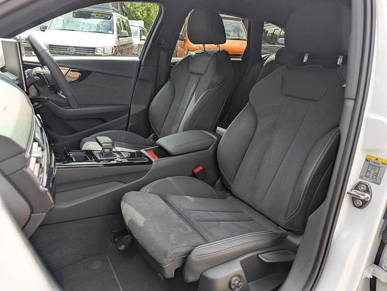 Audi 2.0 TFSI 40 Black Edition Estate 5dr Petrol S Tronic Euro 6 (s/s) (204 ps)