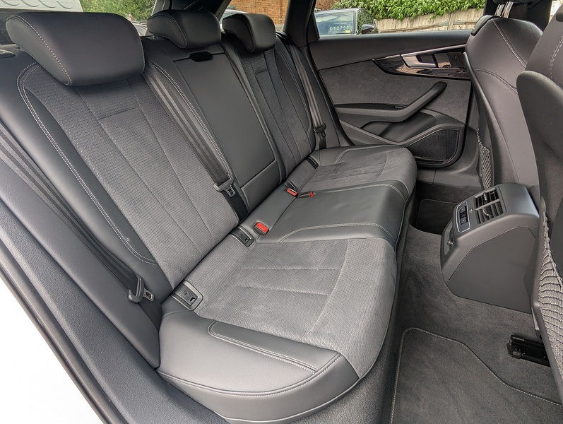 Audi 2.0 TFSI 40 Black Edition Estate 5dr Petrol S Tronic Euro 6 (s/s) (204 ps)