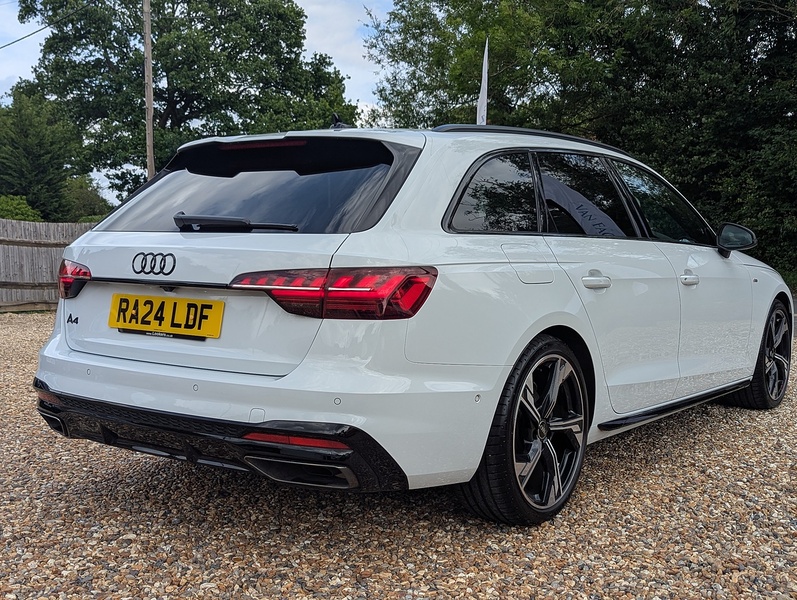 Audi 2.0 TFSI 40 Black Edition Estate 5dr Petrol S Tronic Euro 6 (s/s) (204 ps)
