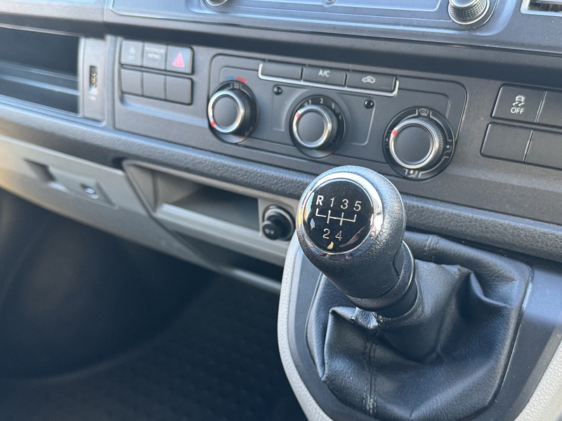 Volkswagen T6 T28 102 SWB 2.0 5dr Combi van Manual Diesel