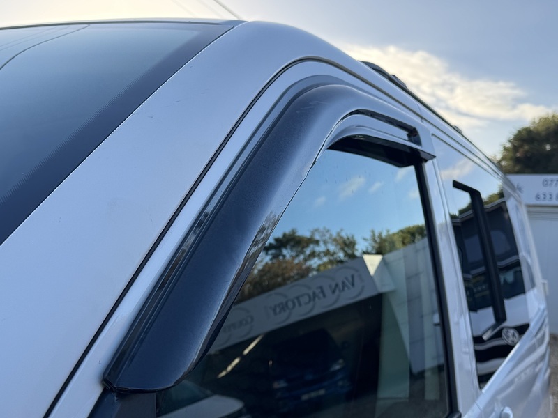 Volkswagen T6 T28 102 SWB 2.0 5dr Combi van Manual Diesel