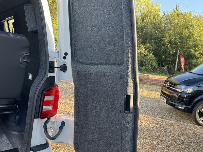 Volkswagen T6 T28 102 SWB 2.0 5dr Combi van Manual Diesel