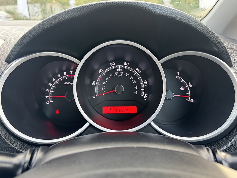 Kia 1.6 2 MPV 5dr Petrol Auto Euro 5 (123 bhp)