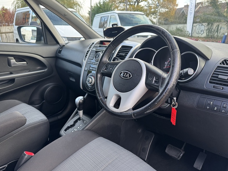 Kia 1.6 2 MPV 5dr Petrol Auto Euro 5 (123 bhp)