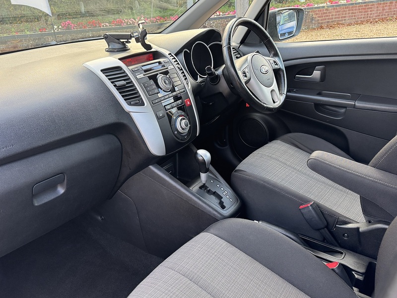 Kia 1.6 2 MPV 5dr Petrol Auto Euro 5 (123 bhp)