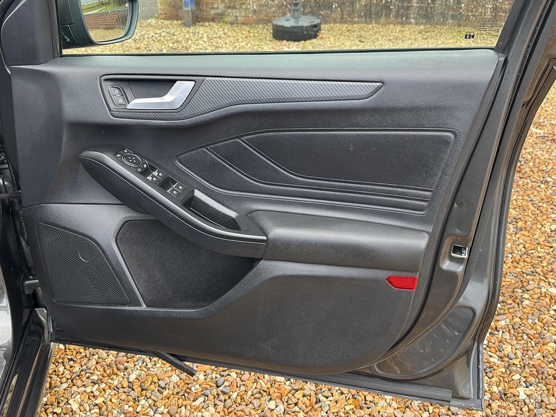 Ford 1.5 EcoBoost ST-Line X Automatic 1.5 5dr Estate Automatic Petrol