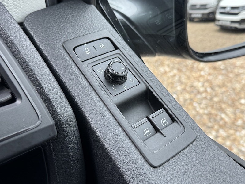 Volkswagen T6 T32 204 BiTdi DSG SWB 2.0 5dr Camper Automatic Diesel