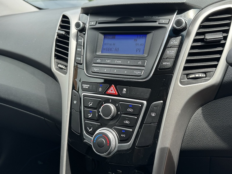Hyundai 1.6 CRDi Blue Drive SE Hatchback 5dr Diesel DCT Euro 6 (s/s) (110 ps)