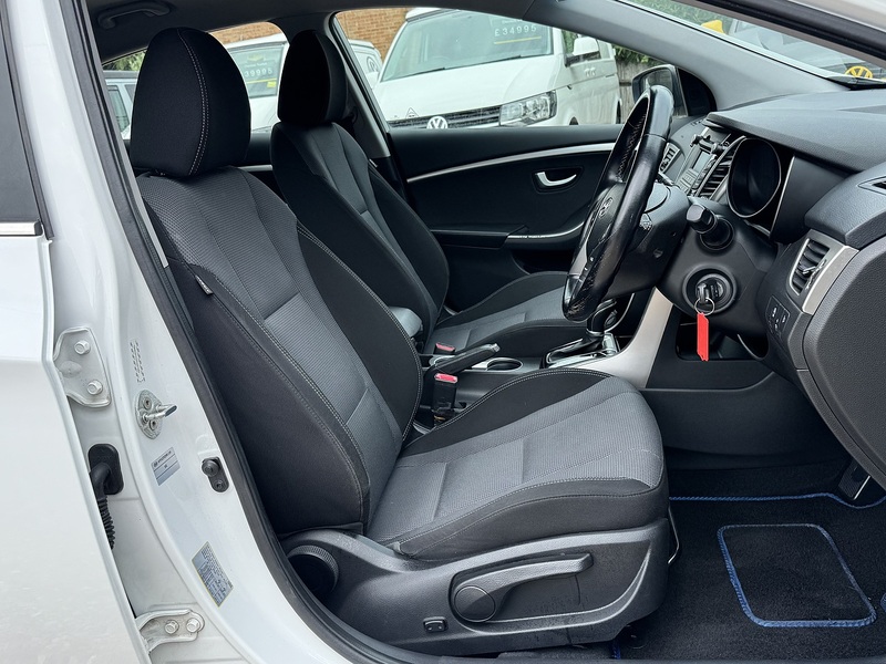 Hyundai 1.6 CRDi Blue Drive SE Hatchback 5dr Diesel DCT Euro 6 (s/s) (110 ps)