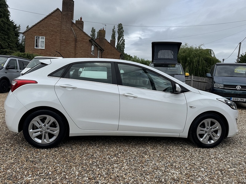 Hyundai 1.6 CRDi Blue Drive SE Hatchback 5dr Diesel DCT Euro 6 (s/s) (110 ps)