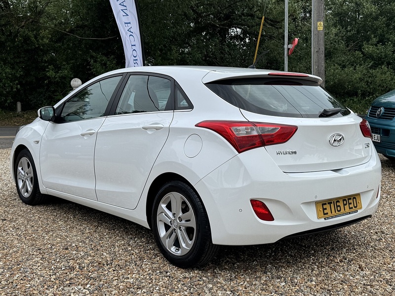 Hyundai 1.6 CRDi Blue Drive SE Hatchback 5dr Diesel DCT Euro 6 (s/s) (110 ps)
