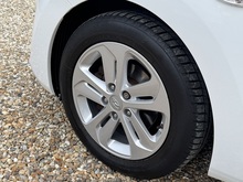 1.6 CRDi Blue Drive SE Hatchback 5dr Diesel DCT Euro 6 (s/s) (110 ps)