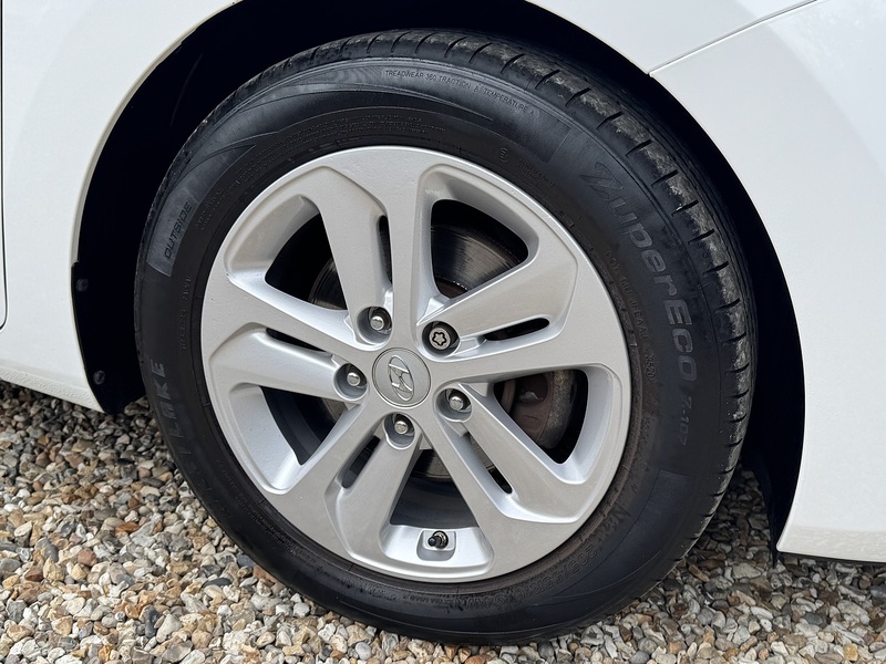 Hyundai 1.6 CRDi Blue Drive SE Hatchback 5dr Diesel DCT Euro 6 (s/s) (110 ps)