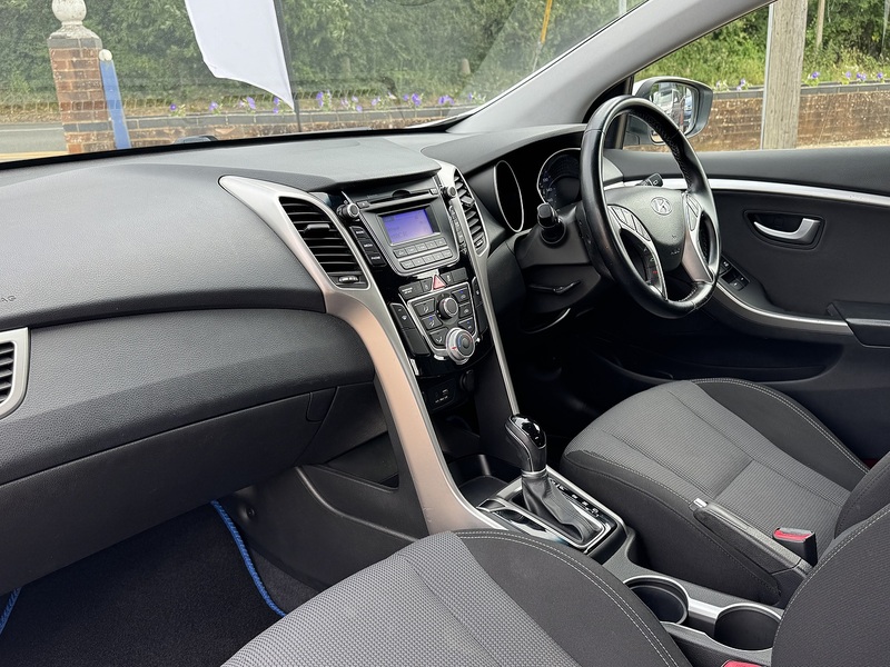 Hyundai 1.6 CRDi Blue Drive SE Hatchback 5dr Diesel DCT Euro 6 (s/s) (110 ps)