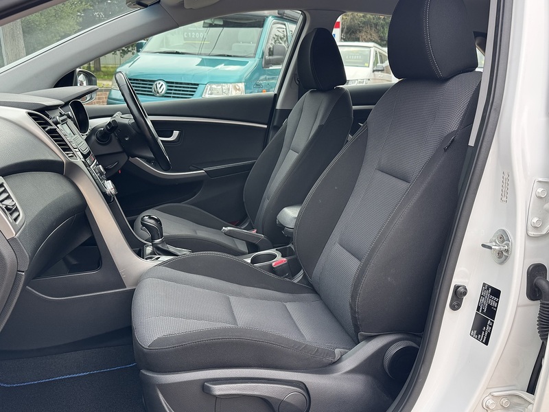 Hyundai 1.6 CRDi Blue Drive SE Hatchback 5dr Diesel DCT Euro 6 (s/s) (110 ps)