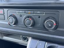 T6 T32 150 DSG LWB Highline 2.0 4dr Window Van Automatic Diesel