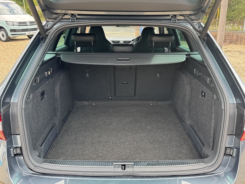 Skoda 2.0 TDI SportLine Plus Estate 5dr Diesel DSG Euro 6 (s/s) (190 ps)