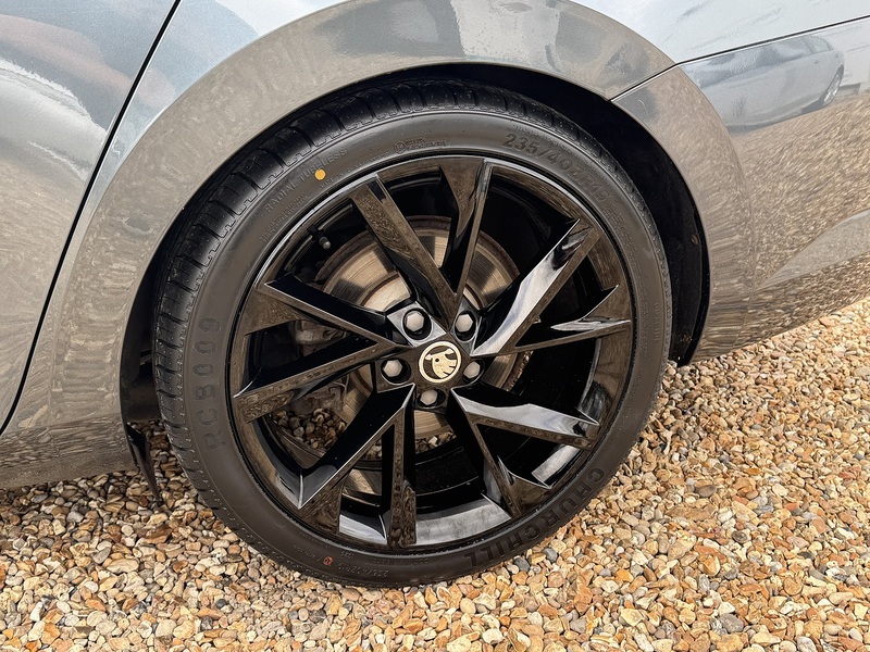 Skoda 2.0 TDI SportLine Plus Estate 5dr Diesel DSG Euro 6 (s/s) (190 ps)