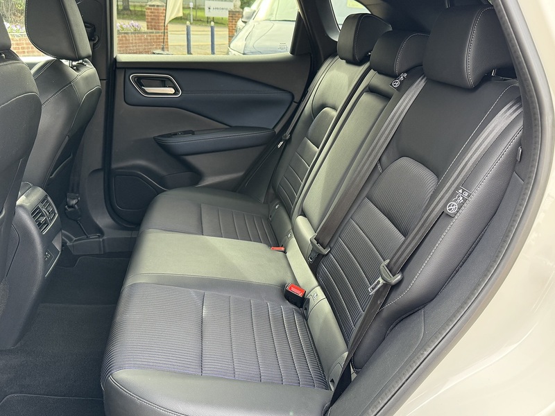 Nissan 1.3 DIG-T MHEV Tekna SUV 5dr Petrol Hybrid Manual Euro 6 (s/s) (140 ps)