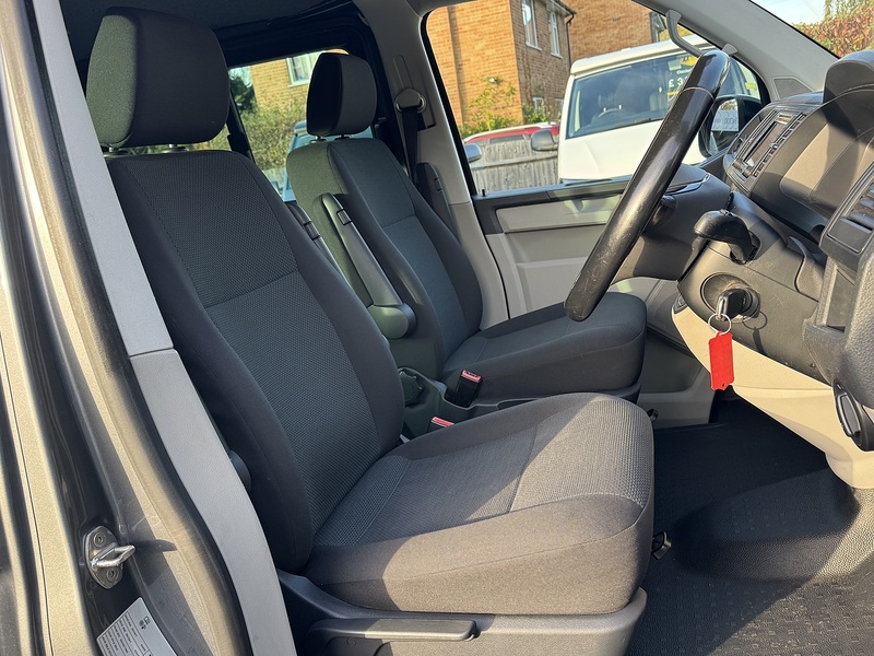 Volkswagen 2.0 TDI T30 BlueMotion Tech Edition Kombi Double Cab 5dr Diesel DSG FWD SWB Euro 6 (s/s) (150 ps)