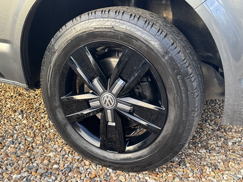 Volkswagen 2.0 TDI T30 BlueMotion Tech Edition Kombi Double Cab 5dr Diesel DSG FWD SWB Euro 6 (s/s) (150 ps)