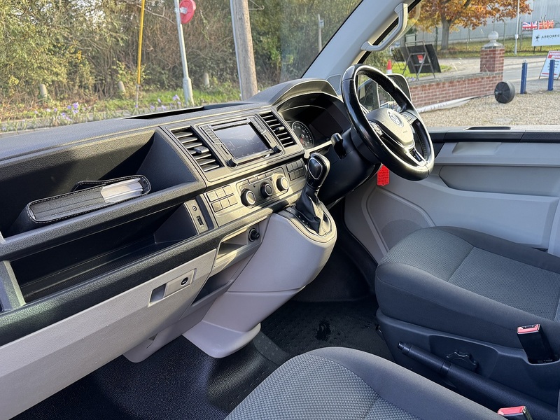 Volkswagen 2.0 TDI T30 BlueMotion Tech Edition Kombi Double Cab 5dr Diesel DSG FWD SWB Euro 6 (s/s) (150 ps)