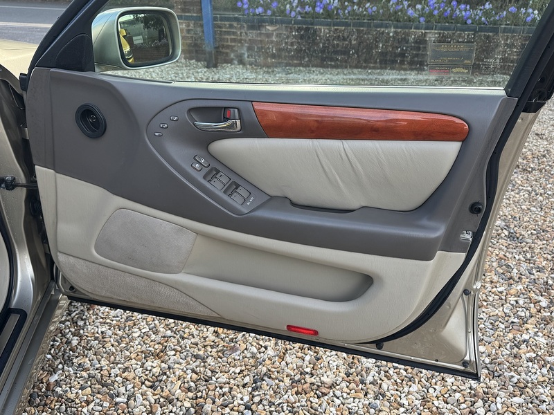 Lexus 3.0 300 SE Saloon 4dr Petrol Auto (281 g/km, 218 bhp)